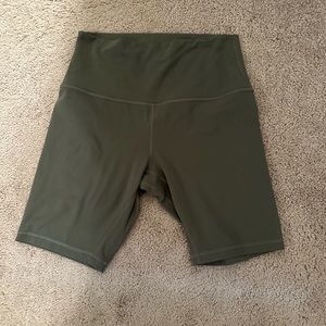 Lululemon Aligh High Rise Short 8”